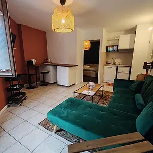 https://appartement-rangeuil.midi-pyreneeshotels.com